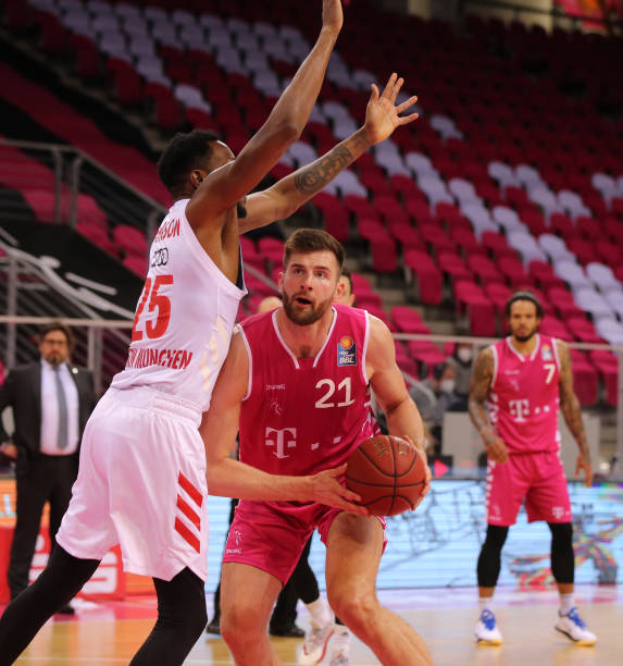 场慈善赛上 场慈善赛上